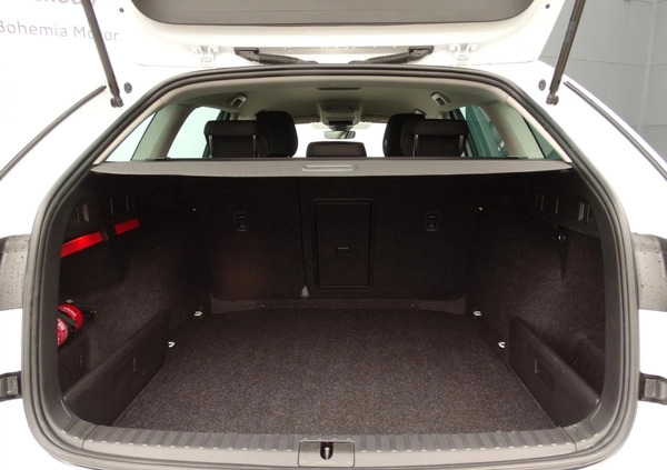 Skoda Octavia cena 129490 przebieg: 24240, rok produkcji 2022 z Ostrów Lubelski małe 379